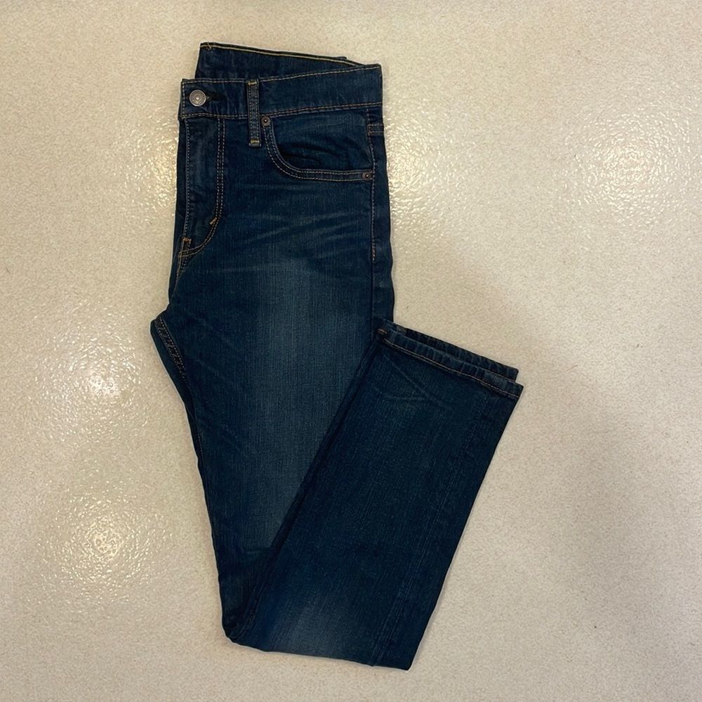 Levi’s dark blue jeans women’s size 29x32